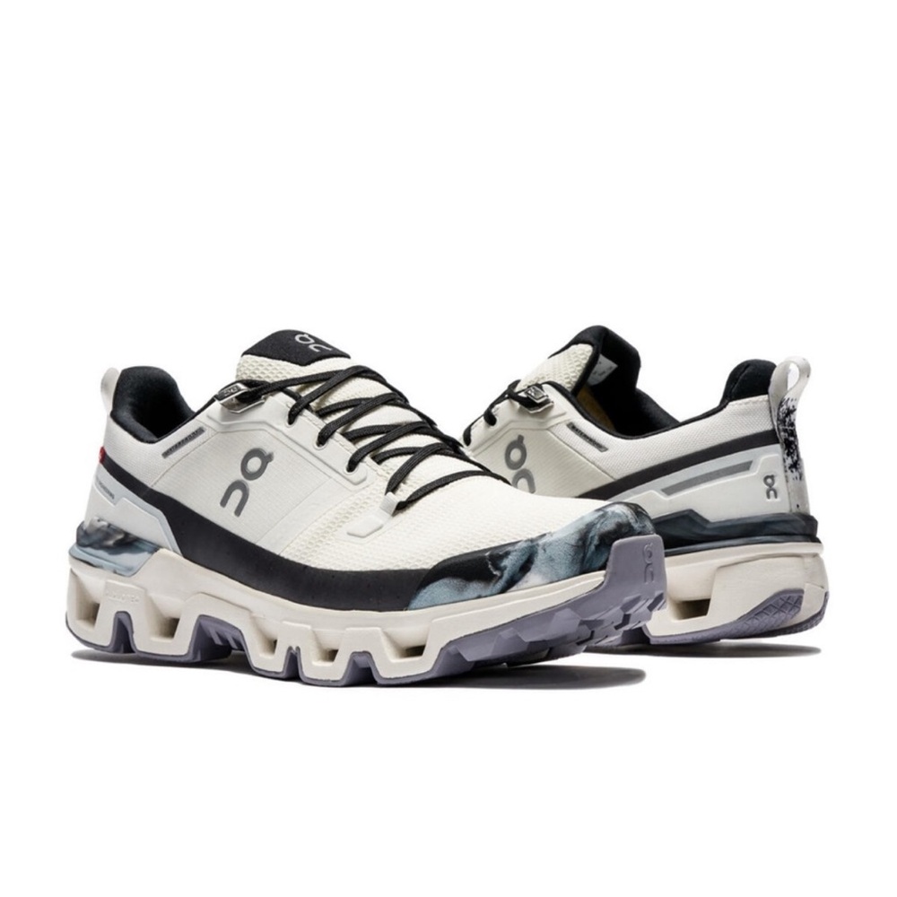 ON Running Cloudwander Waterproof